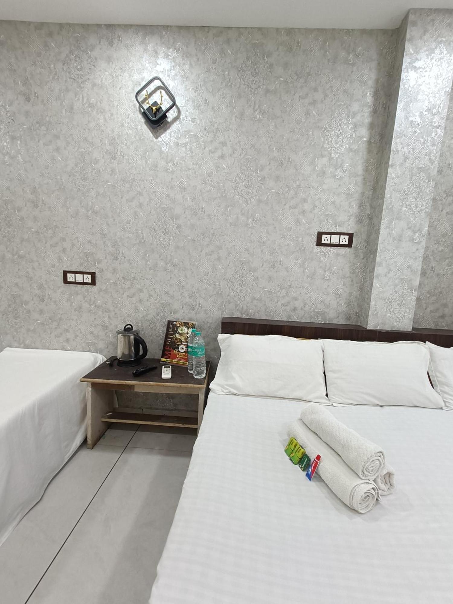 Ginger Hotels Ujjain Tower Kshipra Inn-Family Stay Airconditioned Hotel Exterior foto