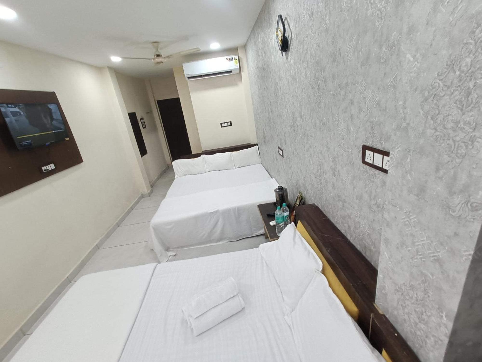 Ginger Hotels Ujjain Tower Kshipra Inn-Family Stay Airconditioned Hotel Exterior foto