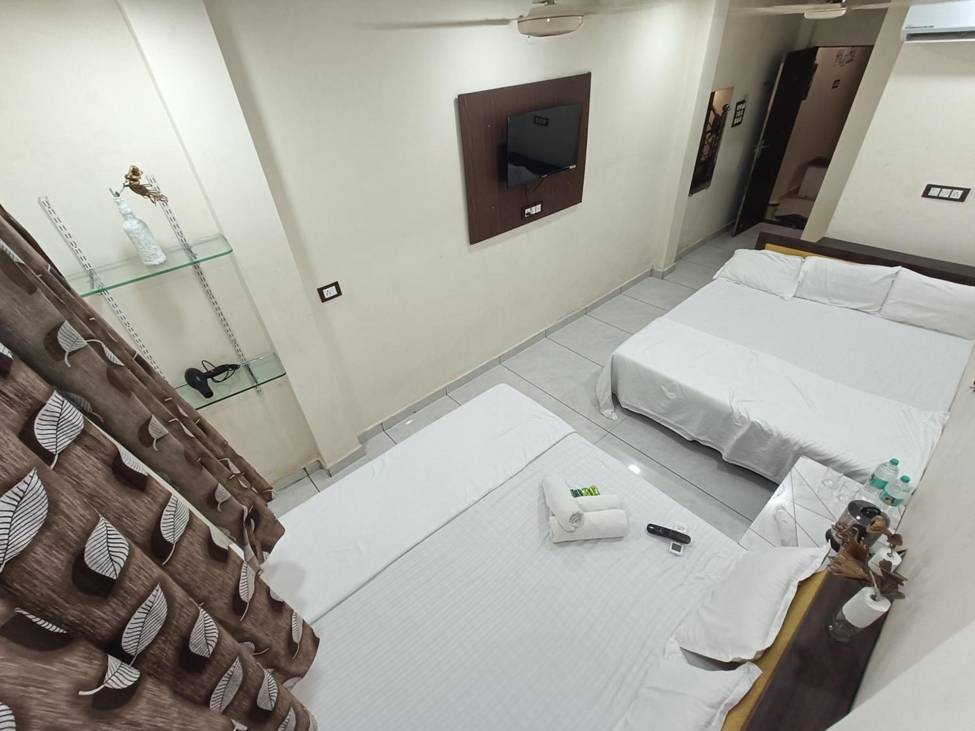 Ginger Hotels Ujjain Tower Kshipra Inn-Family Stay Airconditioned Hotel Exterior foto